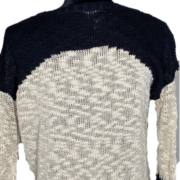 Hot & Delicious Knitted Sweater Long Sleeves - Picture 6 of 16